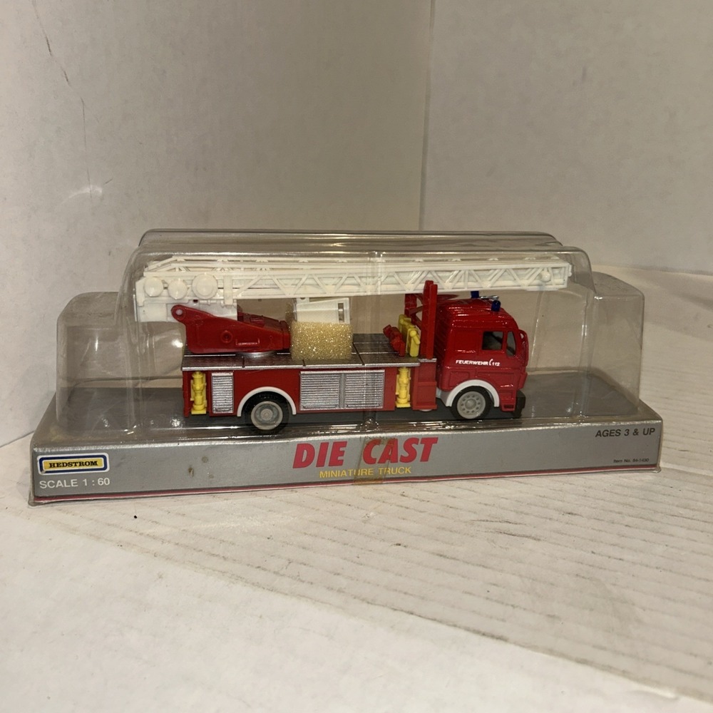 Hedstrom Miniature Die-Cast Truck -‎ Feuerwehr Fire Truck W/ Ladder - 1:60 Scale